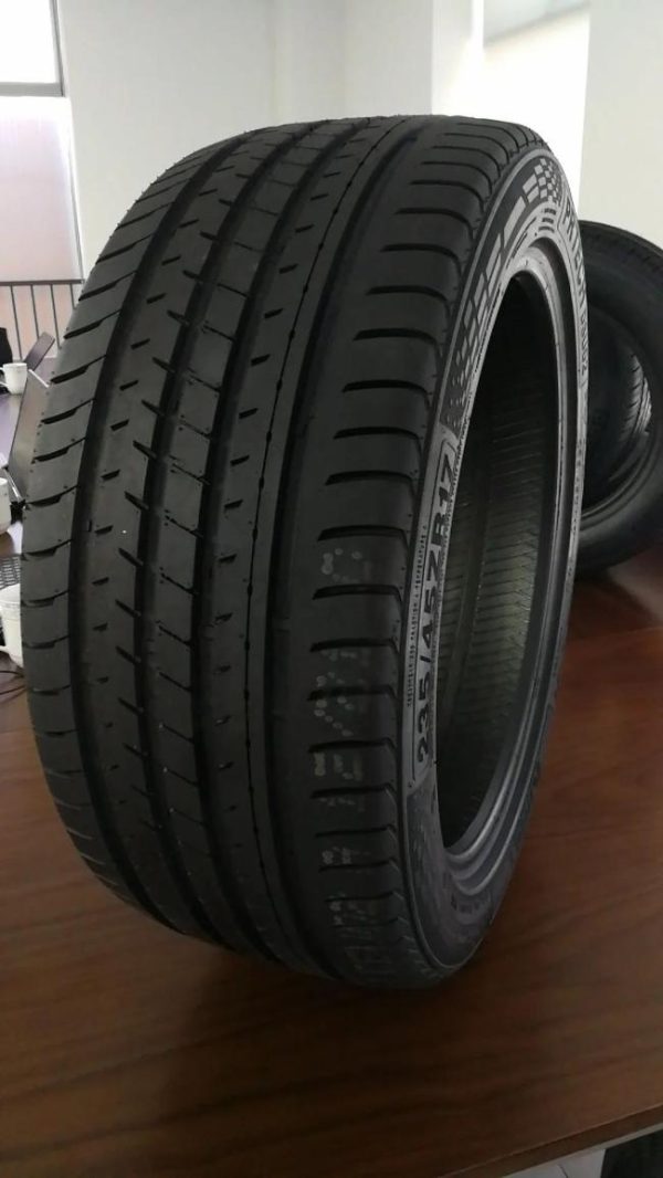 Passenger Car Tires |   275/40R20  275/40ZR20 passenger car tyre  Doublestone Doublestar brand LT tires in China