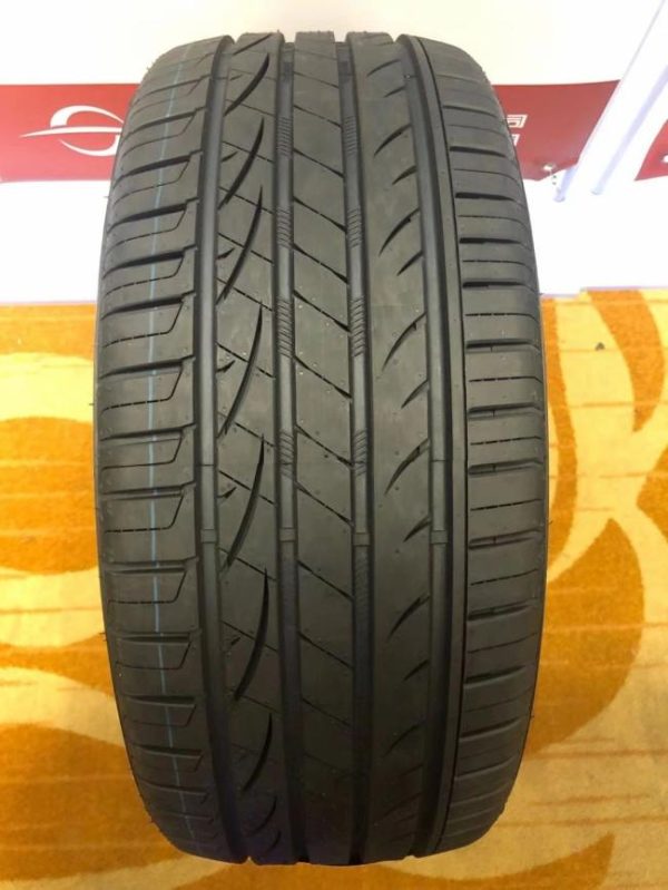 Passenger Car Tires |   Chinese passenger car tire 235/45ZR18 245/45ZR19 245/50R20 255/45ZR20