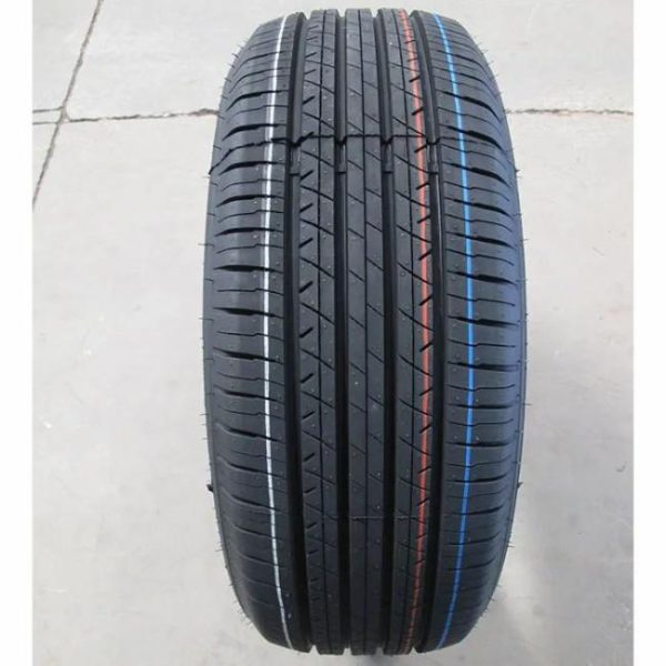 Passenger Car Tires |   High Quality 215/60R17 passenger car tire 215/65 r16 215/65R17 Tubeless Radial rims and tires for cars